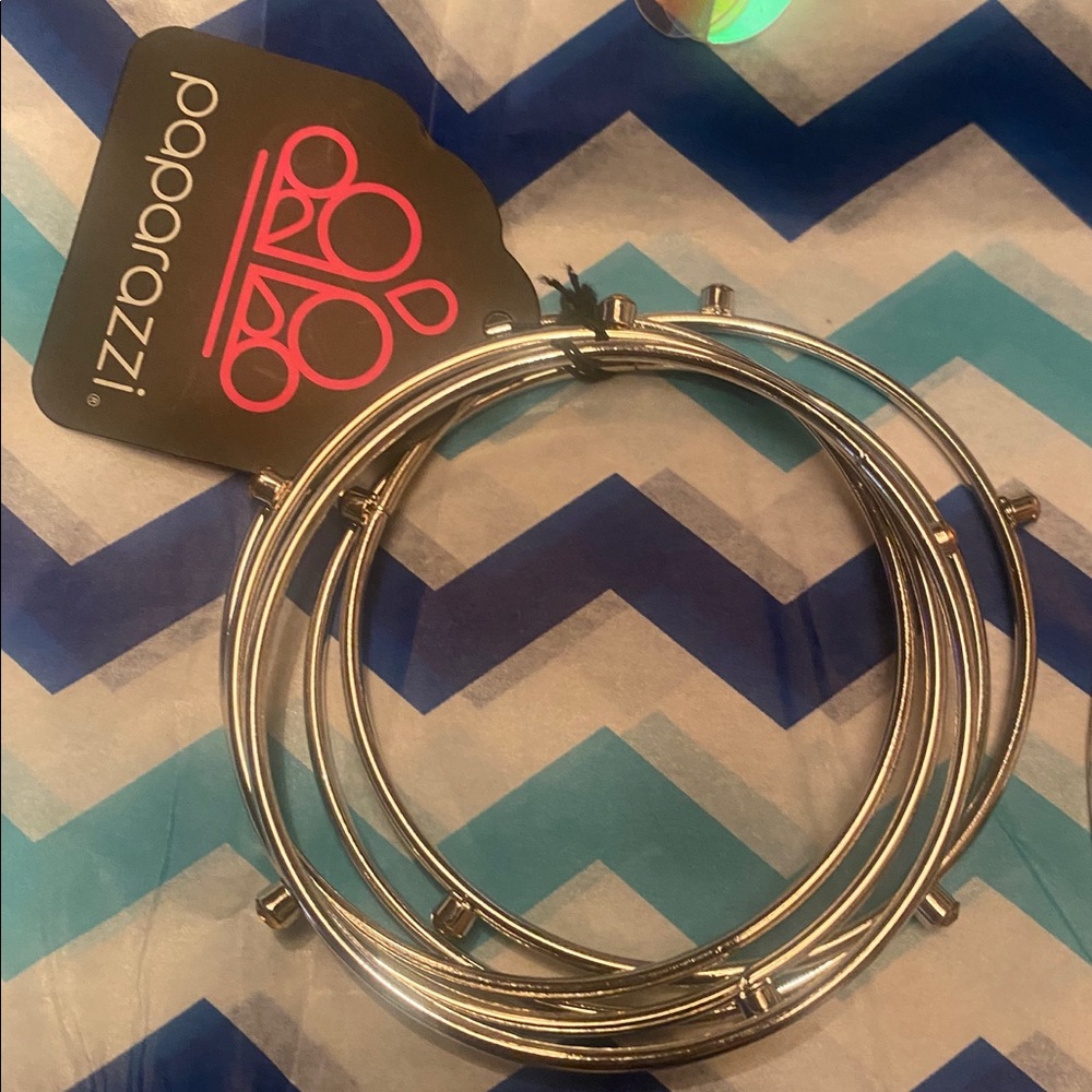 5 ring bangle bracelet 3 have 5 rose rhinestones